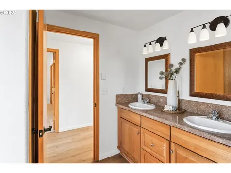 1894 NE Diablo Way Bend OR 97701