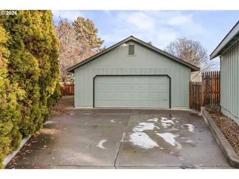 1894 NE Diablo Way Bend OR 97701