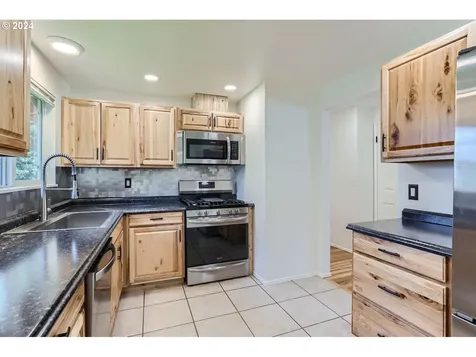 6290 SW Pamela Street Portland OR 97219