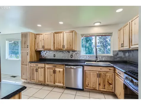 6290 SW Pamela Street Portland OR 97219