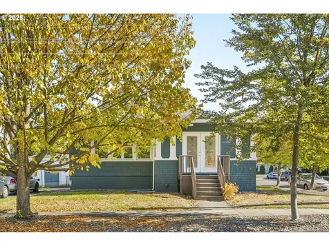 6304 N Burrage Avenue Portland OR 97217