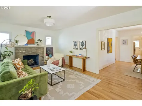 6304 N Burrage Avenue Portland OR 97217