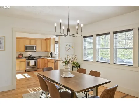 6304 N Burrage Avenue Portland OR 97217