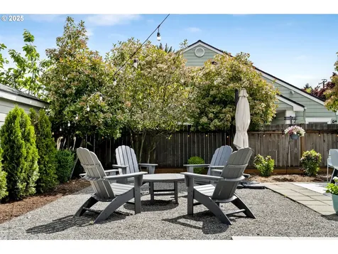 6304 N Burrage Avenue Portland OR 97217