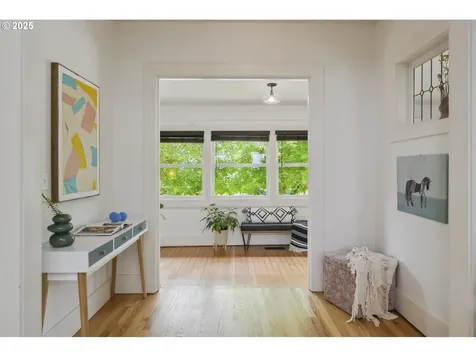 6304 N Burrage Avenue Portland OR 97217