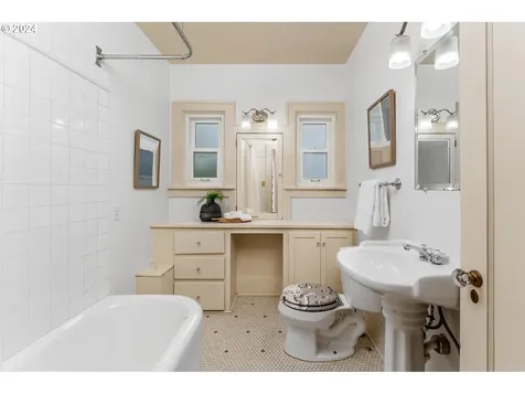 3121 NE 13th Avenue Portland OR 97212
