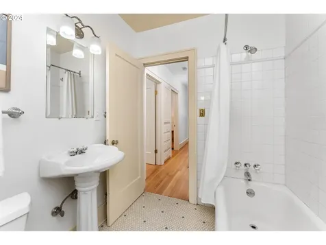 3121 NE 13th Avenue Portland OR 97212