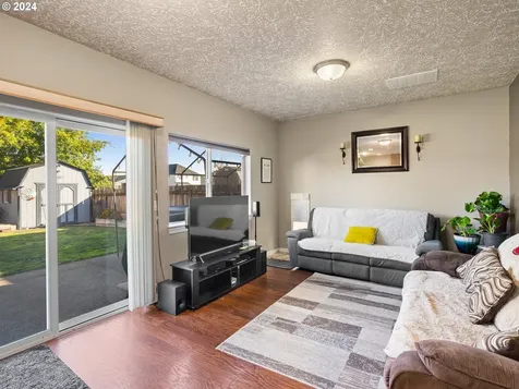 4997 Midland Court NE Salem OR 97305