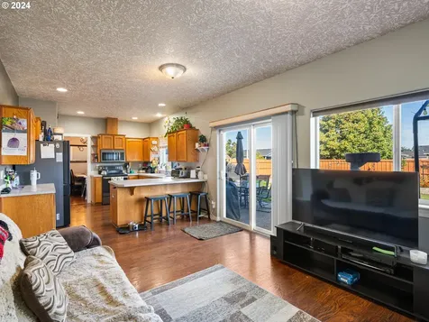 4997 Midland Court NE Salem OR 97305