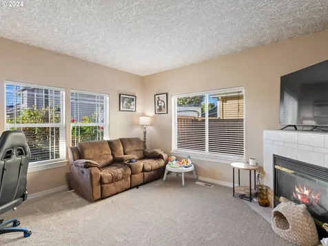 4997 Midland Court NE Salem OR 97305