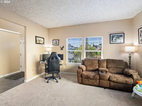 4997 Midland Court NE Salem OR 97305