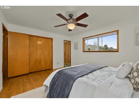 1425 NW 122nd Avenue Portland OR 97229