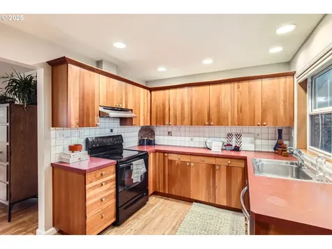 4656 SE 46th Avenue Portland OR 97206