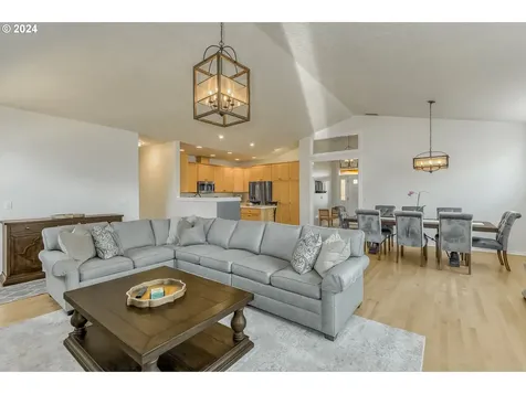 7509 SE 157th Avenue Portland OR 97236