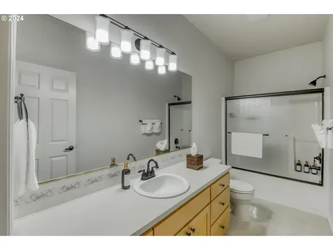 7509 SE 157th Avenue Portland OR 97236