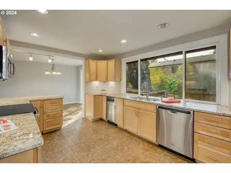 6475 Sw Fisher Avenue Beaverton OR 97008