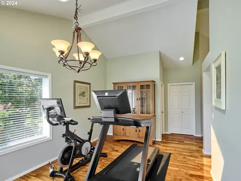 1114 Fernwood Court NW Salem OR 97304