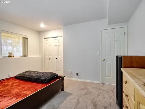1114 Fernwood Court NW Salem OR 97304