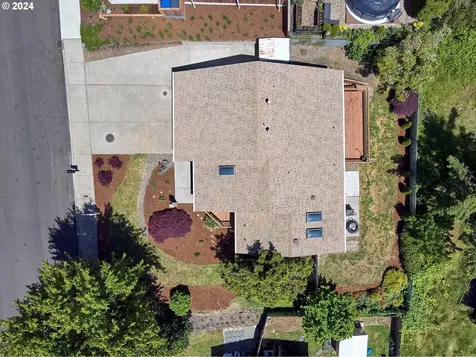 1114 Fernwood Court NW Salem OR 97304