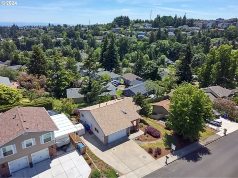 1114 Fernwood Court NW Salem OR 97304