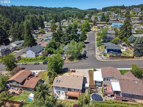 1114 Fernwood Court NW Salem OR 97304