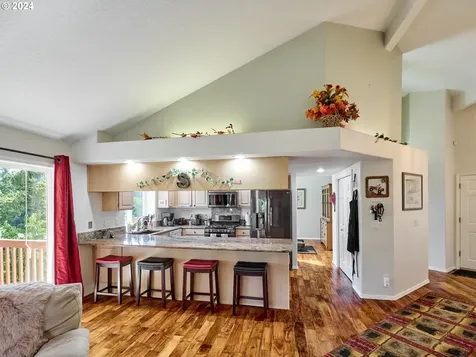 1114 Fernwood Court NW Salem OR 97304