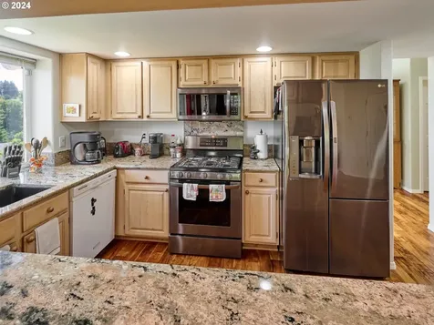 1114 Fernwood Court NW Salem OR 97304