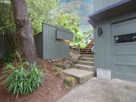 1843 Sw Troy Street Portland OR 97219