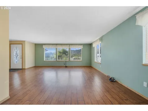17995 Evergreen Drive Cloverdale OR 97112