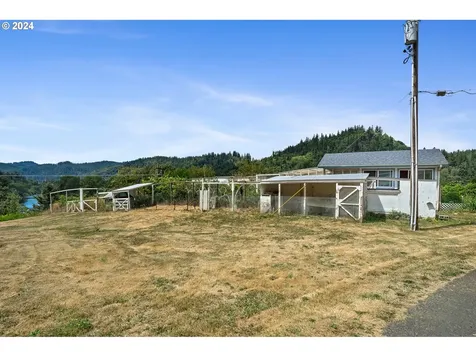 17995 Evergreen Drive Cloverdale OR 97112