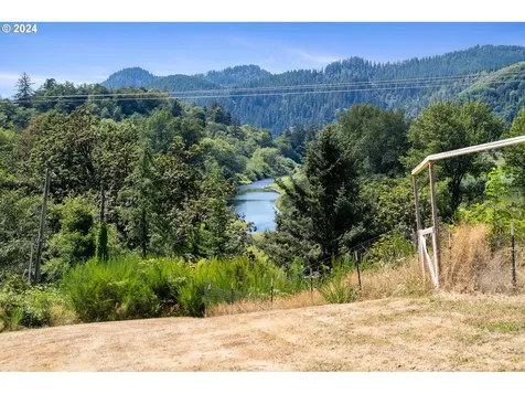 17995 Evergreen Drive Cloverdale OR 97112