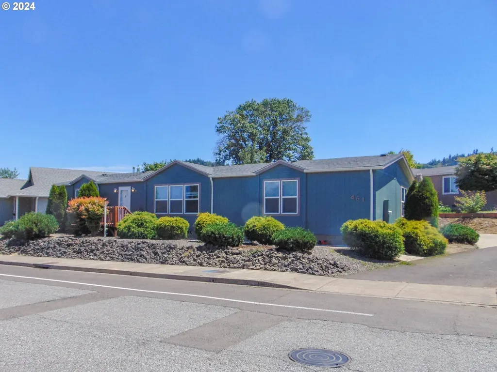 461 Se Tokay Street Winston OR 97496