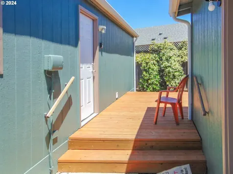 461 Se Tokay Street Winston OR 97496