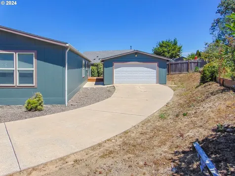 461 Se Tokay Street Winston OR 97496