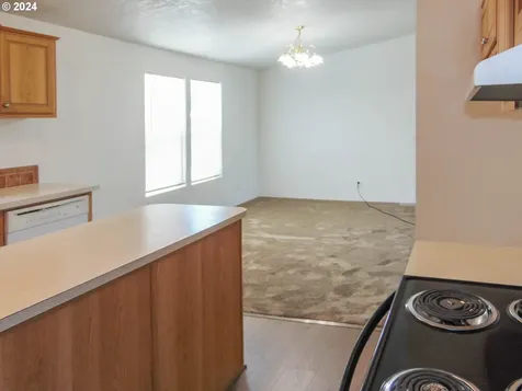 461 Se Tokay Street Winston OR 97496