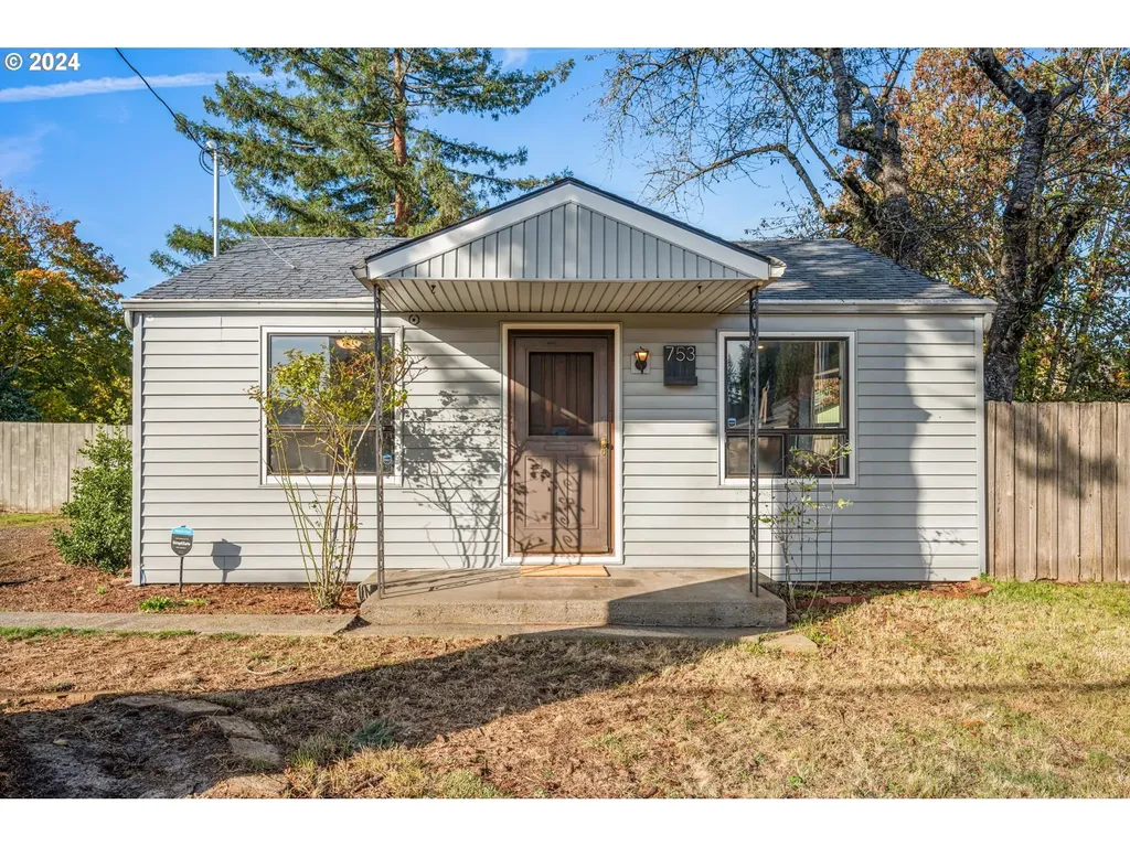 753 SE 141st Avenue Portland OR 97233