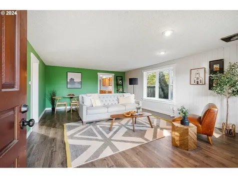 753 SE 141st Avenue Portland OR 97233