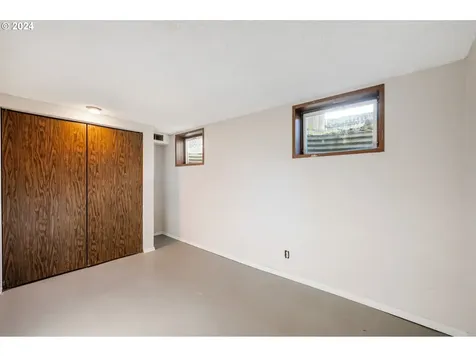 753 SE 141st Avenue Portland OR 97233