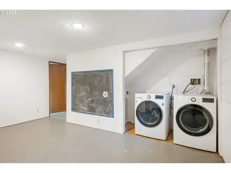 753 SE 141st Avenue Portland OR 97233