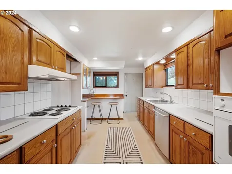 753 SE 141st Avenue Portland OR 97233