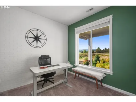 320 W Dixon Drive Newberg OR 97132