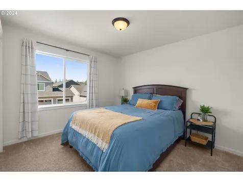 320 W Dixon Drive Newberg OR 97132