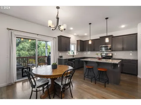 320 W Dixon Drive Newberg OR 97132