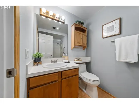 15804 NE 6th Circle Vancouver WA 98684