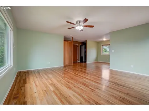 880 Nw Cascade Court Gresham OR 97030