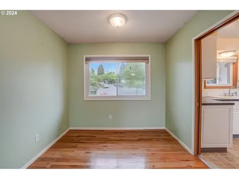 880 Nw Cascade Court Gresham OR 97030