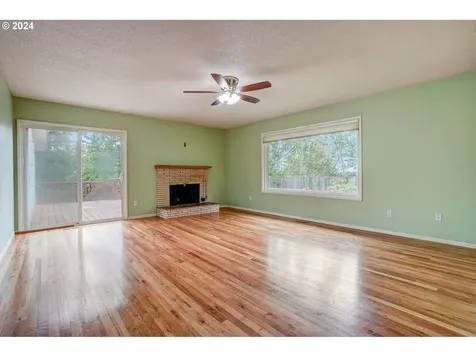 880 Nw Cascade Court Gresham OR 97030