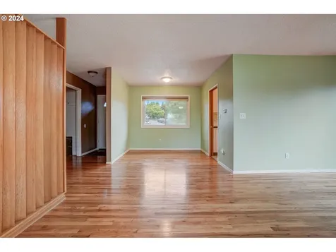 880 Nw Cascade Court Gresham OR 97030