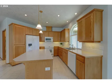 2403 Gardenia Street Forest Grove OR 97116