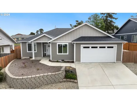 1935 Cleveland Street North Bend OR 97459
